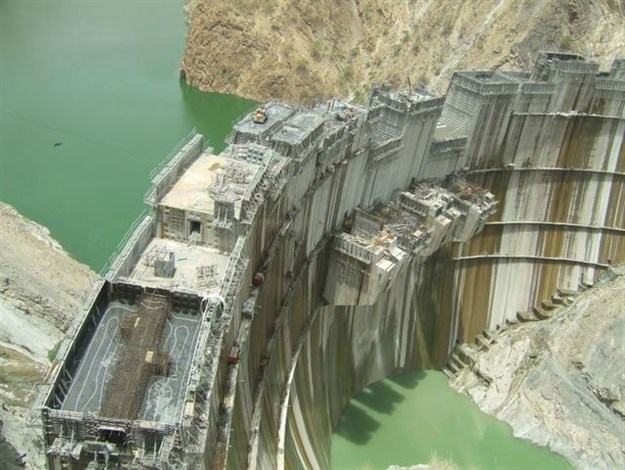The grand Gilgel Gibe III dam Photo: viaggietiopia